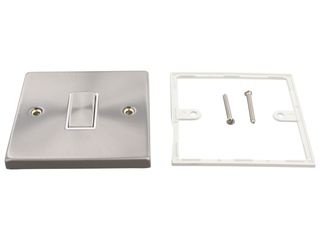 DECO VPSC411WH 10AX INGOT 1GANG 2WAY PLATE SWITCH WHITE SATIN CHROME