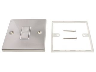 DECO VPSC425WH 10AX INGOT 1GANG INTERMED PLATE SWITCH WHT SATIN CHROME