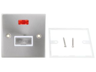 DECO VPSC753WH 13AINGOT FUSED CONNECTION UNIT WITH NEON WHT ATIN CHROM