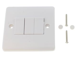 MODE CMA013 10AX 3 GANG 2 WAY PLATE SWITCH