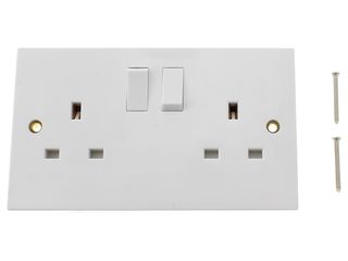 POLAR 13A 2 GANG DP SWITCHED SOCKET - WHITE