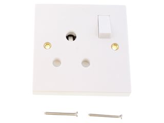POLAR 15A DP SWITCHED ROUND PIN SOCKET