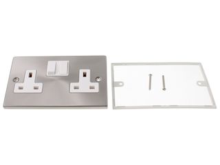 DECO VPSC036WH 13A 2 GANG DP SWITCHED SOCKET - WHITE
