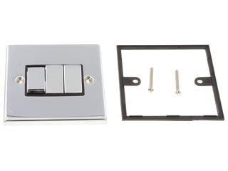 DECO VPCH413BK 10AX INGOT 3 GANG 2 WAY PLATE SWITCH - BLACK