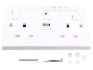 BG 2.1A USB CHARGER AND WI-FI RANGE EXTENDER SOCKET