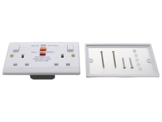 Bg 822RCD-01Slim RCD Protected Double Plug Socket - Plastic 13 Amp 30Ma