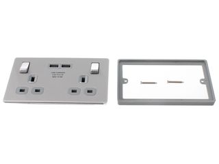 BG BRUSHED STEEL 13A 2 GANG SWITCHED SOCKET USB SCREWLESS FLATPLATE