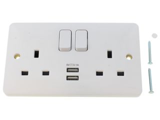 HAGER WMSS82USB 2 GANG SWITCHED SOCKET WITH USB PORTS