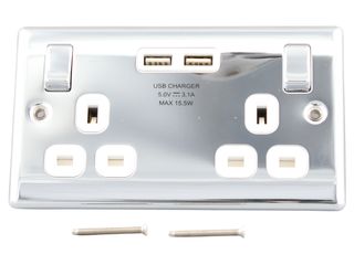 BG NPC22U3W-01 POLISHED CHROME 13A 2 GANG SWITCHED SOCKET + USB - WH