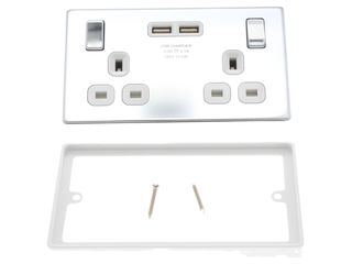 BG FPC22U3W FPC WH 13A SP 2G SW SKT+ 2XUSB (3.1A)